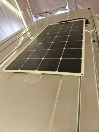 panneau solaire souple van aménagé